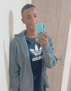 <span>Augusto santos, 27</span> <span style='width: 25px; height: 16px; float: right; background-image: url(/bitmaps/flags_small/BR.PNG)'> </span><br><span>Rio de jane, Brazil</span> <input type='button' class='joinbtn' style='float: right' value='JOIN NOW' />