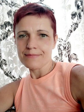 <span>Larisa, 48</span> <span style='width: 25px; height: 16px; float: right; background-image: url(/bitmaps/flags_small/UA.PNG)'> </span><br><span>Kremenchuk, Ukraine</span> <input type='button' class='joinbtn' style='float: right' value='JOIN NOW' />