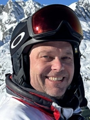 <span>Paul, 54</span> <span style='width: 25px; height: 16px; float: right; background-image: url(/bitmaps/flags_small/UK.PNG)'> </span><span style='float: right;margin-right: 20px;'><i class='fa fa-heart'></i> 4</span><br><span>Cambridge, United Kingdom</span> <input type='button' class='joinbtn' style='float: right' value='JOIN NOW' />