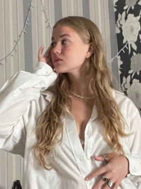 <span>Alina, 21</span> <span style='width: 25px; height: 16px; float: right; background-image: url(/bitmaps/flags_small/UA.PNG)'> </span><span style='float: right;margin-right: 20px;'><i class='fa fa-heart'></i> 14</span><br><span>Uzhgorod, Ukraine</span> <input type='button' class='joinbtn' style='float: right' value='JOIN NOW' />