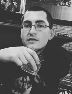 <span>Oleg, 23</span> <span style='width: 25px; height: 16px; float: right; background-image: url(/bitmaps/flags_small/UA.PNG)'> </span><br><span>Nedryhayliv, Ukraine</span> <input type='button' class='joinbtn' style='float: right' value='JOIN NOW' />