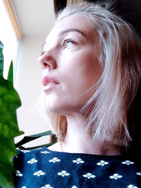 <span>Svetlana, 39</span> <span style='width: 25px; height: 16px; float: right; background-image: url(/bitmaps/flags_small/UA.PNG)'> </span><span style='float: right;margin-right: 20px;'><i class='fa fa-heart'></i> 44</span><br><span>Kiev, Ukraine</span> <input type='button' class='joinbtn' style='float: right' value='JOIN NOW' />