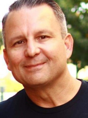 <span>Brian, 56</span> <span style='width: 25px; height: 16px; float: right; background-image: url(/bitmaps/flags_small/US.PNG)'> </span><span style='float: right;margin-right: 20px;'><i class='fa fa-heart'></i> 5</span><br><span>Charlotte, United States of America</span> <input type='button' class='joinbtn' style='float: right' value='JOIN NOW' />