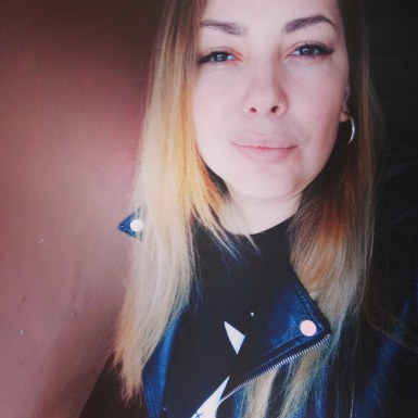 <span>Ekaterina, 33</span> <span style='width: 25px; height: 16px; float: right; background-image: url(/bitmaps/flags_small/BY.PNG)'> </span><span style='float: right;margin-right: 20px;'><i class='fa fa-heart'></i> 25</span><br><span>Svetlogorsk, Belarus</span> <input type='button' class='joinbtn' style='float: right' value='JOIN NOW' />