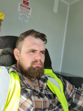 English men looking for love