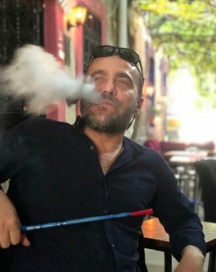 <span>Kerem, 46</span> <span style='width: 25px; height: 16px; float: right; background-image: url(/bitmaps/flags_small/TR.PNG)'> </span><br><span>Balikesir, Turkey</span> <input type='button' class='joinbtn' style='float: right' value='JOIN NOW' />