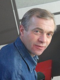 <span>Jürgen, 56</span> <span style='width: 25px; height: 16px; float: right; background-image: url(/bitmaps/flags_small/DE.PNG)'> </span><span style='float: right;margin-right: 20px;'><i class='fa fa-heart'></i> 6</span><br><span>Uelzen, Germany</span> <input type='button' class='joinbtn' style='float: right' value='JOIN NOW' />